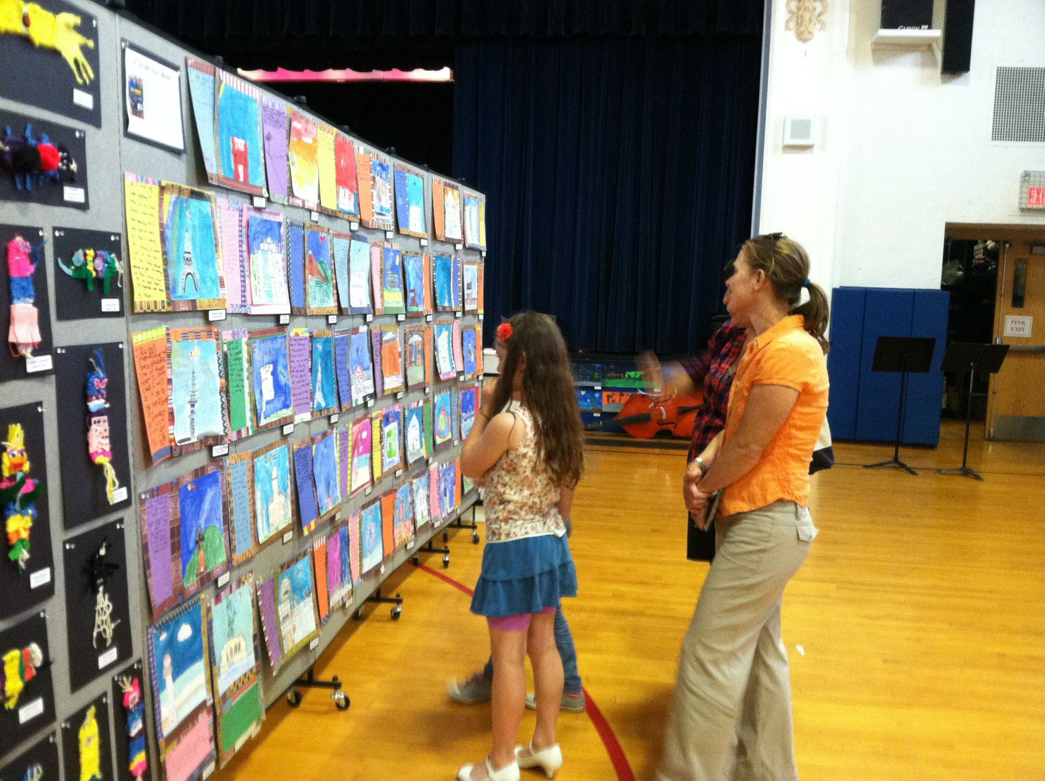 Art Display Screens Showcase Student's Talents - Screenflex