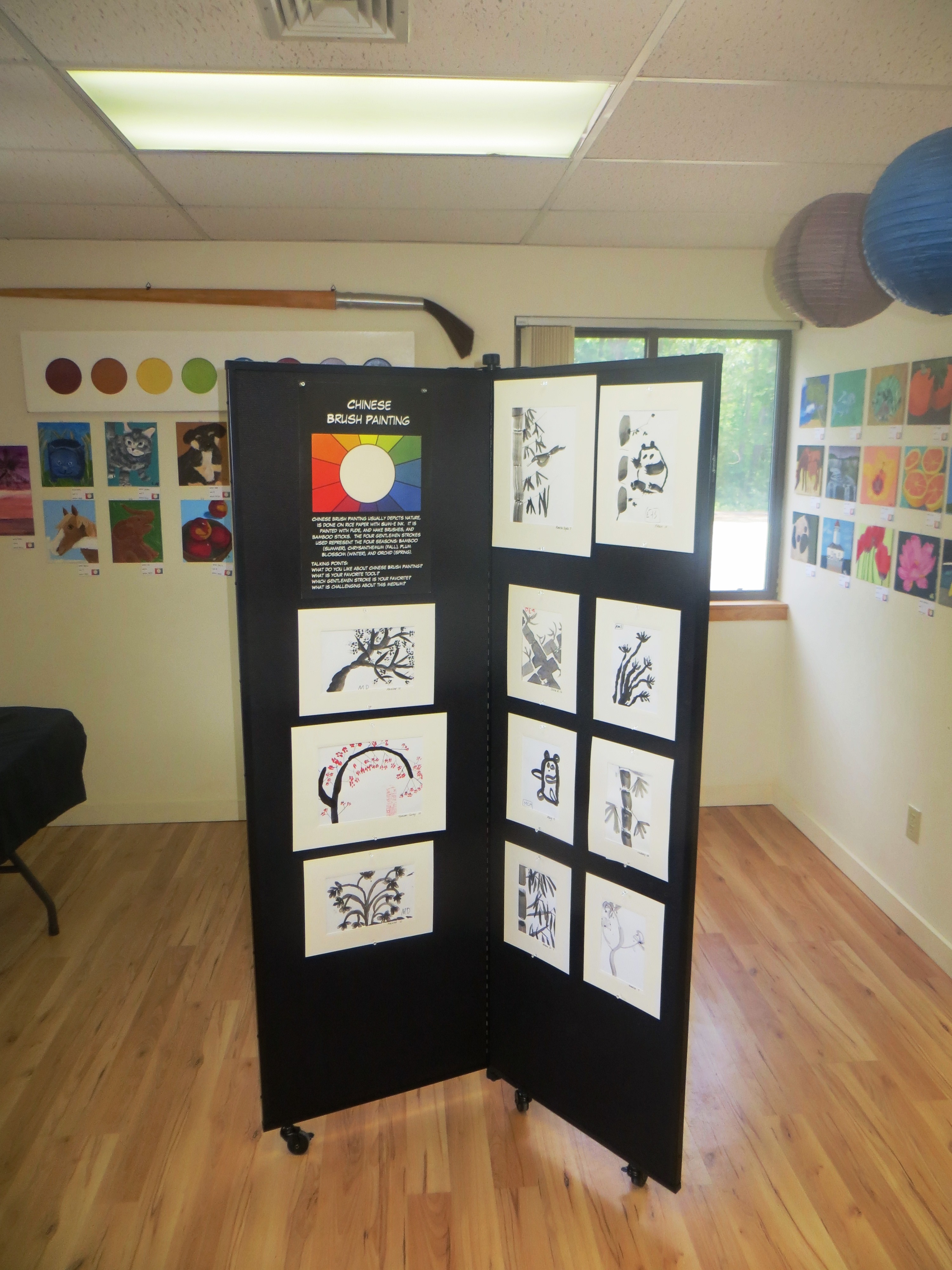 Creative Ways To Display Student Artwork Screenflex - Riset