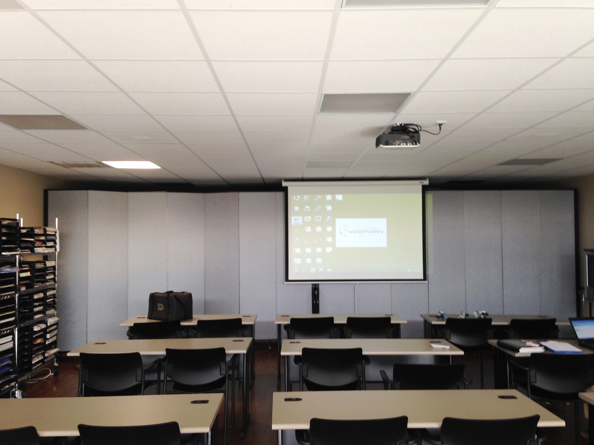 Advantage Waypoint Temporarily Divide A Room During A Presentation-Screenflex