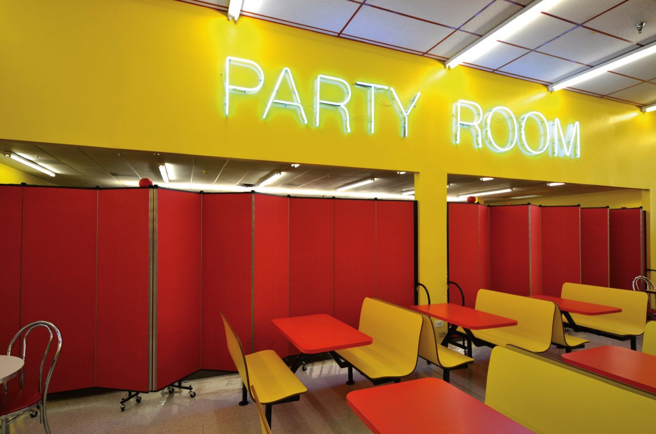 Amusement-party-room